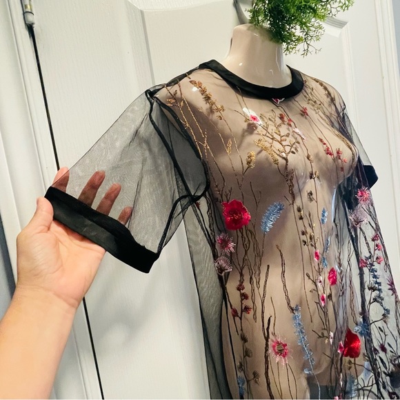 🌸3 for $30 NWT Fashion Nova Daisies  Mesh Floral Tops Embroidery Size S sheer - Picture 6 of 17